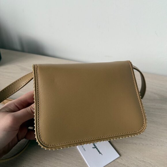 NWT Ferragamo Vara Bow Crossbody Bag Fold-over Flap Gold-tone Hardware - Picture 7 of 9